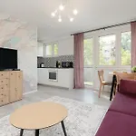 Elekcyjna Apartments With Balcony Warsaw By Noclegi Renters