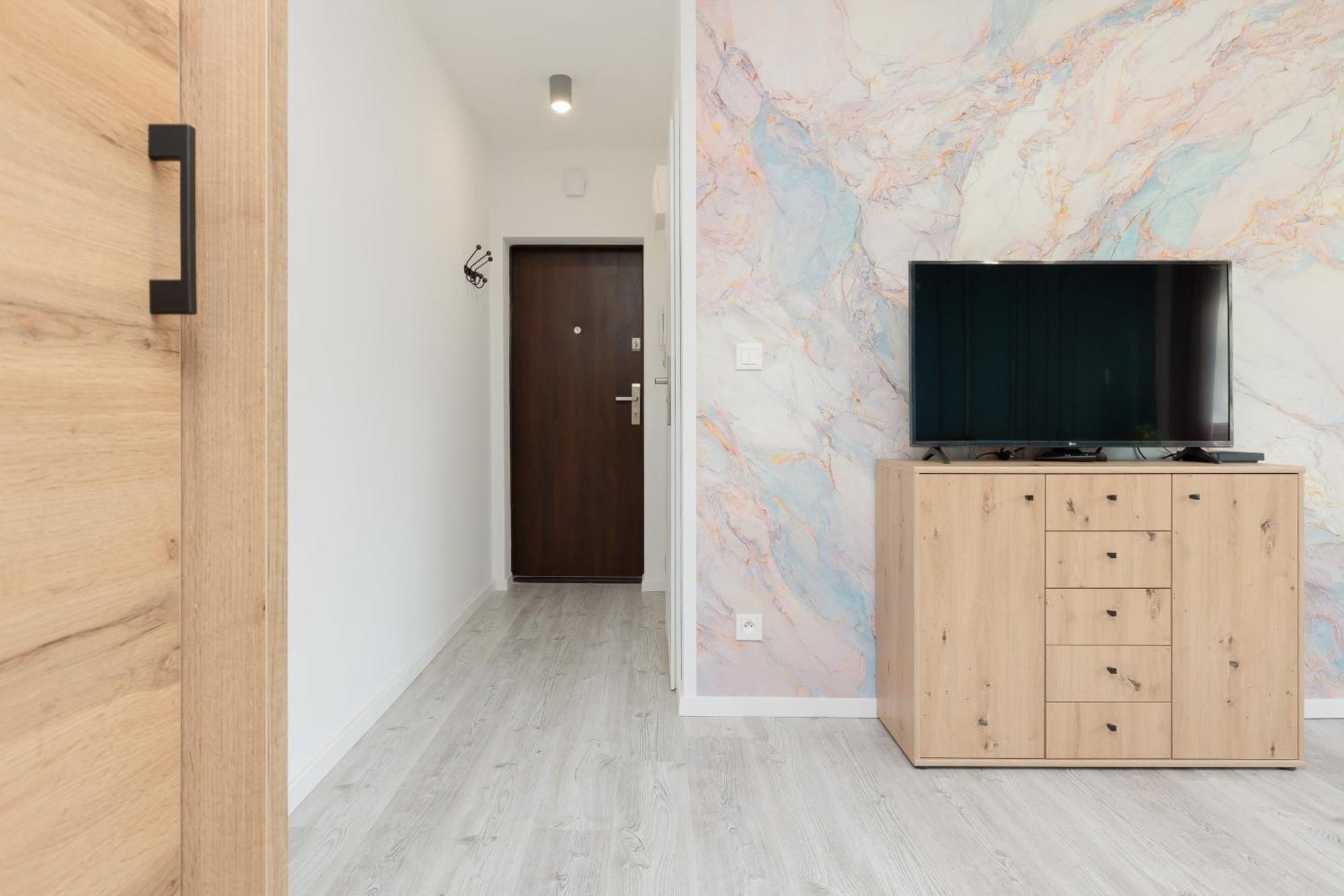 Apartament Elekcyjna With Balcony By Renters